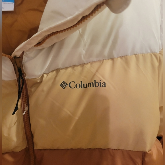 Columbia Tan and Cream Puffer Jacket - Picture 3 of 5